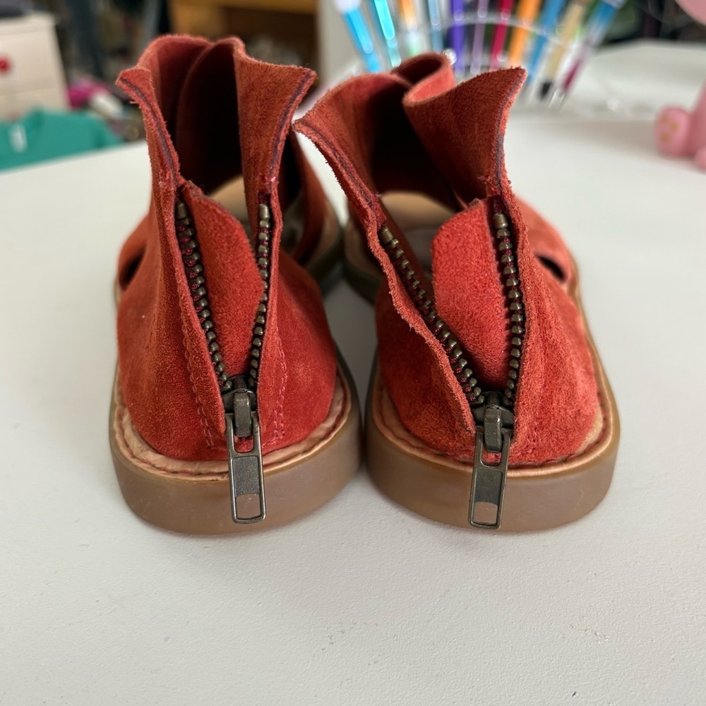 Born Wide Strap Suede Leather Sandals Size 6 - Picture 5 of 7